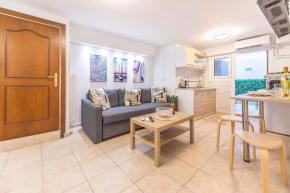 Flat with patio near Acropolis & Herodion
